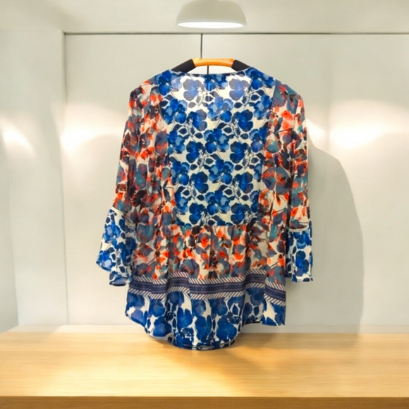 Fun boho style top (Large) with beautiful colors. Super cute with jeans! - Picture 2 of 3